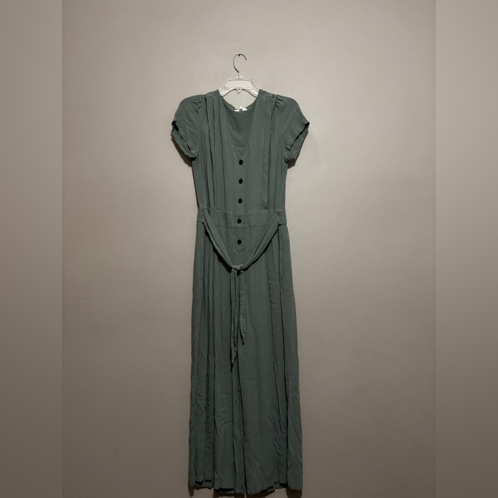 Maurice’s Women’s Green Cropped Leg Utility Pocket Jumpsuit Size M
